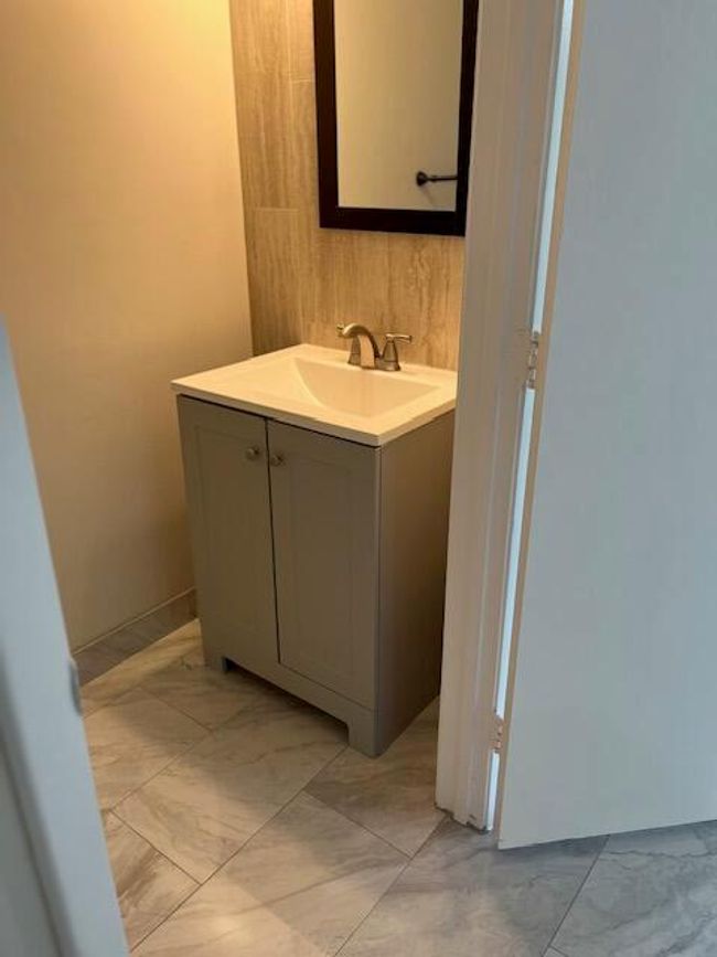 9826 Kamena Cir, Condo with 3 bedrooms, 3 bathrooms and null parking in Boynton Beach FL | Image 14