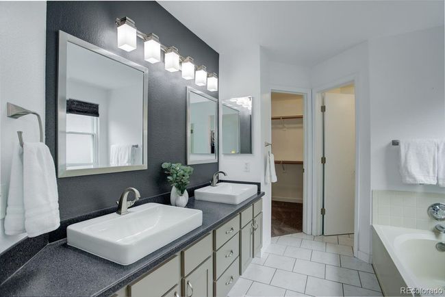 Dual vanities primary bath | Image 30
