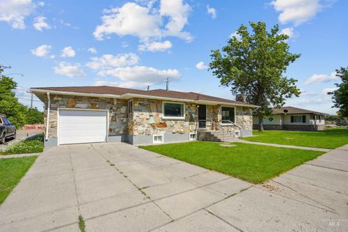 1520 R St, Heyburn, ID, 83336-8674 | Card Image