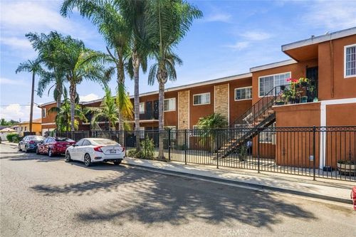 5333 Pine Ave, Long Beach, CA, 90805-5977 | Card Image