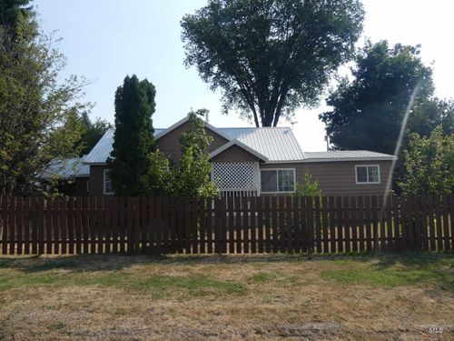 207 E 1st Ave, Weippe, ID, 83553 | Card Image