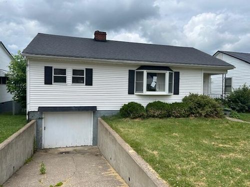 61 Ernst Ave, Maysville, KY, 41056-1726 | Card Image