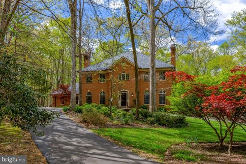 326 Canterwood Ln, Great Falls, VA, 22066-1126 | Card Image
