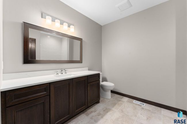8619 W Shoreline Pl, Townhouse with 3 bedrooms, 3 bathrooms and null parking in Sioux Falls SD | Image 18