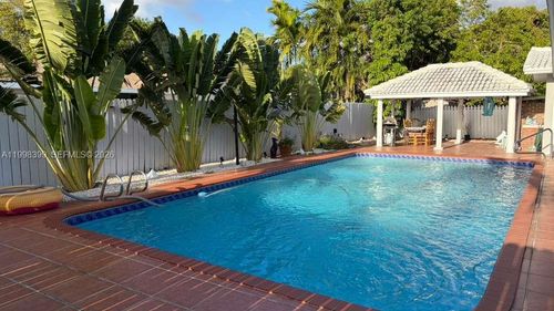 10321 Sw 17th St, Miami, FL, 33165-7305 | Card Image