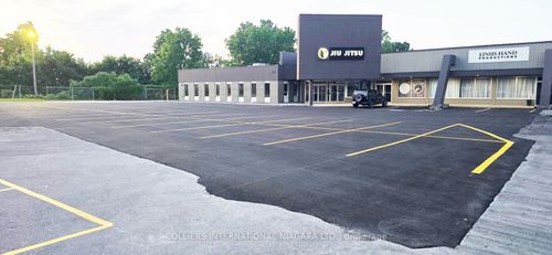 7-4536 Portage Rd, Niagara Falls, ON, L2E6A8 | Card Image