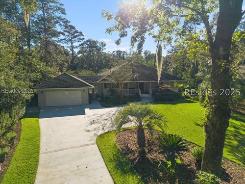 27 White Oaks Cir, Bluffton, SC, 29910-5700 | Card Image