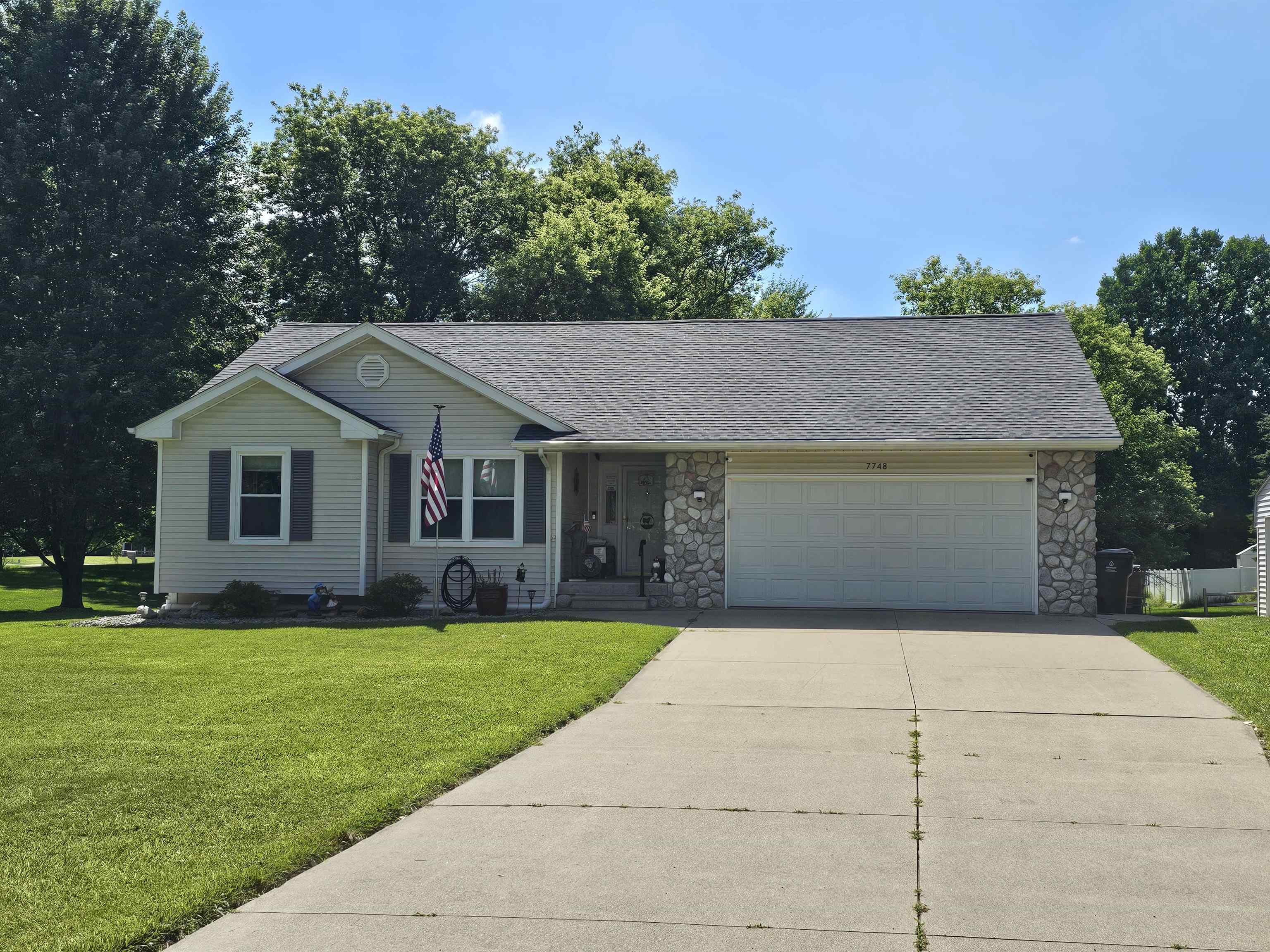 Riverview St, Owosso, MI 48867