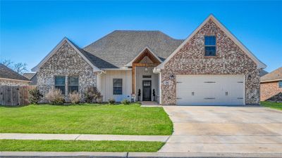 54 Sundrop Court, House other with 4 bedrooms, 2 bathrooms and null parking in Lake Jackson TX | Image 1