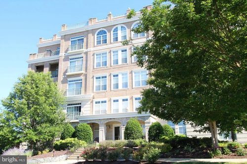 303-830 Belmont Bay Dr, WOODBRIDGE, VA, 22191-5468 | Card Image