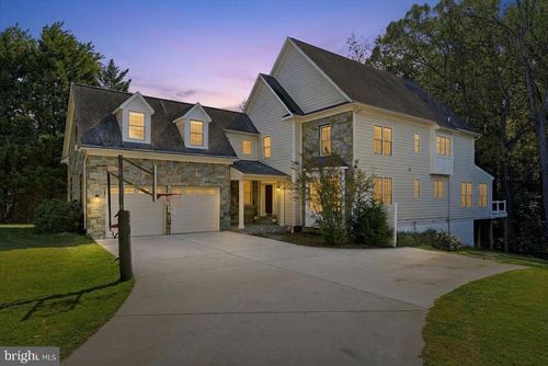 8711 Seven Locks Rd, BETHESDA, MD, 20817-2051 | Card Image