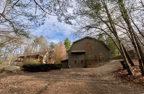 53 Hollow Rd, Wales, MA, 01081-9755 | Card Image