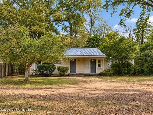 806 Wall St, Brookhaven, MS, 39601-3299 | Card Image