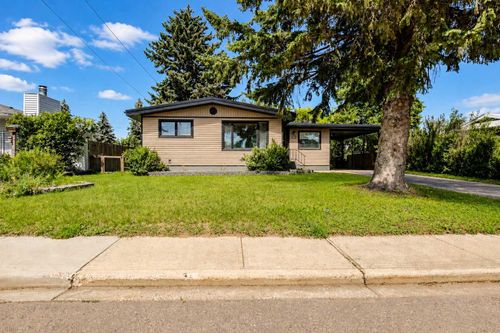 808 2 Ave W, Brooks, AB, T1R0B6 | Card Image