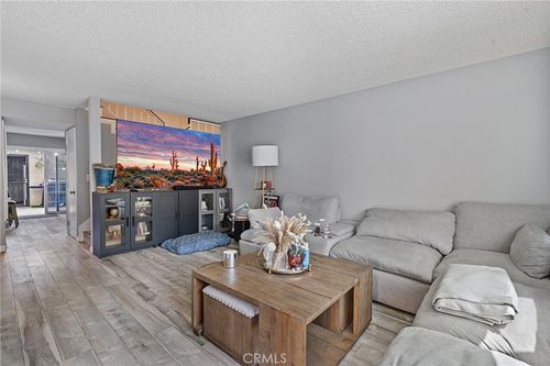 2-5950 Imperial Hwy, South Gate, CA, 90280 | Card Image