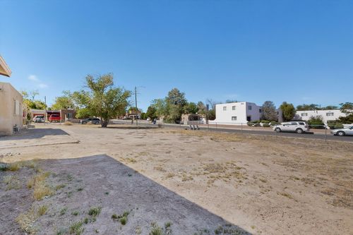 2903 Burton Ave Se, Albuquerque, NM, 87106-2924 | Card Image