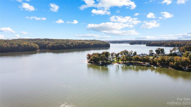 Stunning long range views of Lake Wylie | Image 4