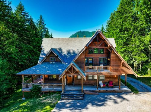 44806 Se 161st Pl, North Bend, WA, 98045-8704 | Card Image