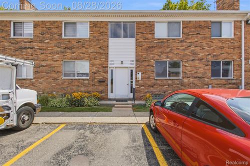 29622 Hoover Rd, Warren, MI, 48093-3419 | Card Image