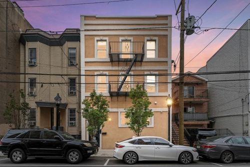 apt-3b-2505 Central Ave, Union City, NJ, 07087-3631 | Card Image