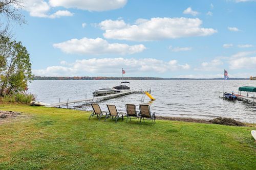 9907 Bonnie Glen Pkwy, Chisago City, MN, 55013-9612 | Card Image