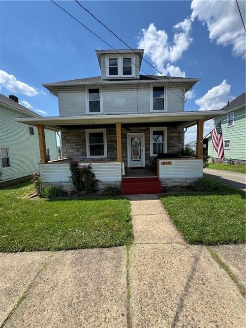 354 Braddock Ave, Uniontown, PA, 15401-4806 | Card Image
