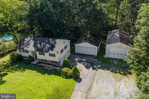 901 Narvon Rd, NARVON, PA, 17555-9408 | Card Image