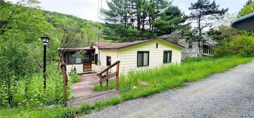 32 Brookside Dr, Woodbourne, NY, 12788-5613 | Card Image