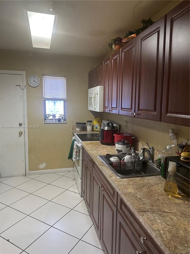 APT-113 - 1900 W 54 Th St, Condo with 1 bedrooms, 1 bathrooms and null parking in Hialeah FL | Image 4