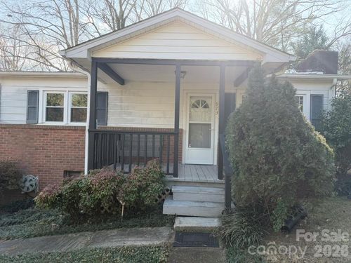 973 8th Ave Nw, Hickory, NC, 28601-3419 | Card Image