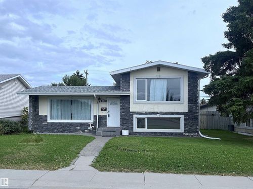8817 163 St Nw, Edmonton, AB, T5R2N8 | Card Image