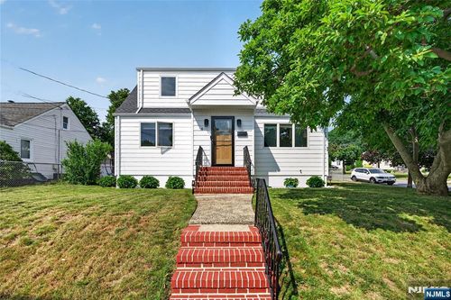 4 Howard Ave, Clifton, NJ, 07013-3013 | Card Image