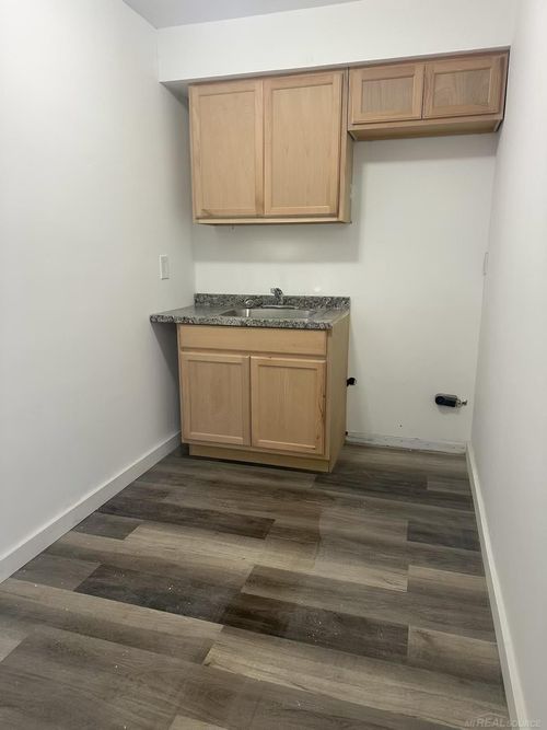 11811 Morang Dr, Detroit, MI, 48224-1676 | Card Image