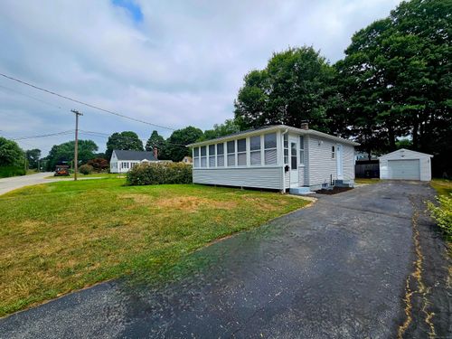 4 Phillips St, Plainfield, CT, 06374-1018 | Card Image