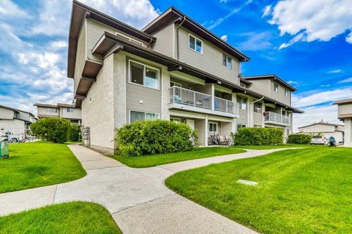 525-200 Brookpark Dr Sw, Calgary, AB, T2W3E5 | Card Image