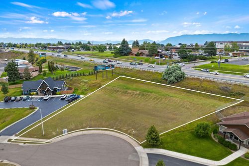 111 Westview Park Pl, Kalispell, MT, 59901-1401 | Card Image