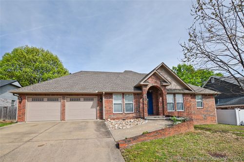 605 Oak Ave, Tahlequah, OK, 74464-5531 | Card Image