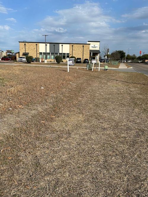 290 Old San Antonio Rd, Buda, TX, 78610-8915 | Card Image