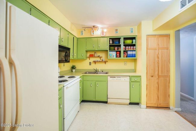 2 - 109 Algiers Ct, Condo with 1 bedrooms, 1 bathrooms and null parking in Louisville KY | Image 4