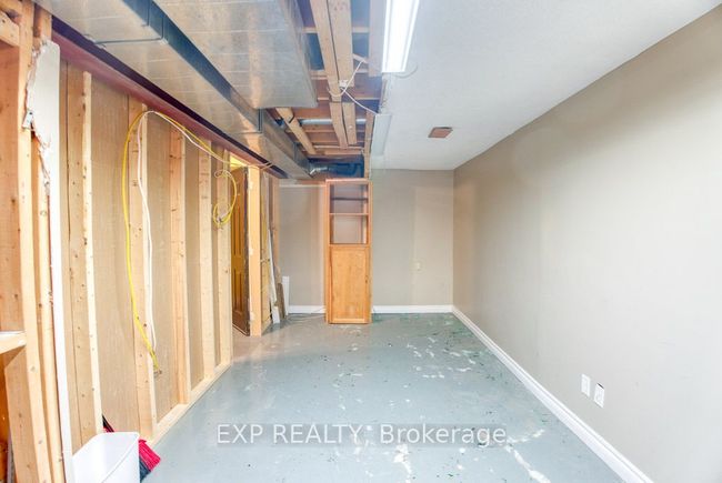 42 Fair Oaks Cres, House attached with 3 bedrooms, 2 bathrooms and 2 parking in Nepean ON | Image 40
