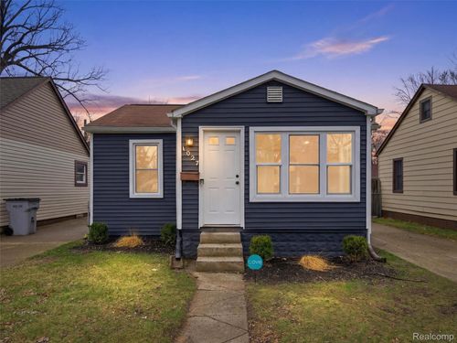 1027 E Milton Ave, Hazel Park, MI, 48030-2384 | Card Image