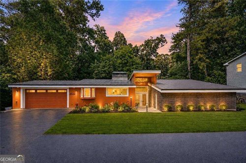 1989 N Ridgeway Rd Ne, Atlanta, GA, 30345-3438 | Card Image