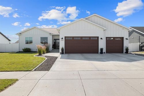2212 Gleneagles Blvd, Billings, MT, 59105-2016 | Card Image
