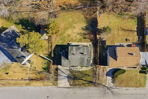 103 Timberline Dr, Brentwood, NY, 11717-5712 | Card Image