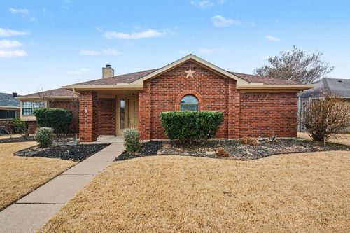 1622 Autumn Breeze Ln, Lewisville, TX, 75077-2428 | Card Image