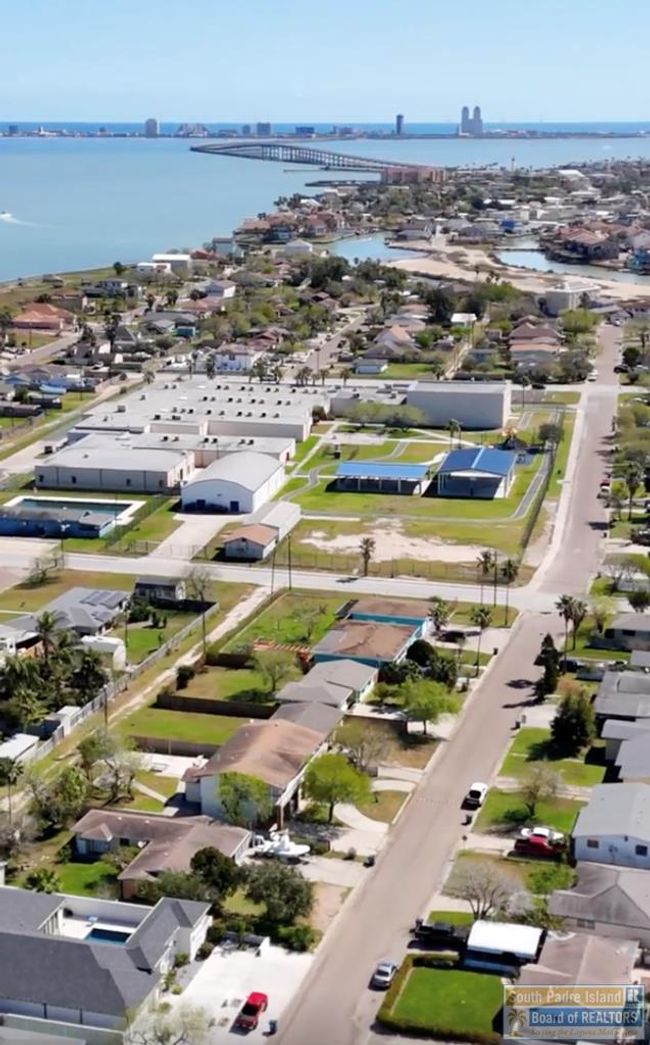1814 Oklahoma Ave, House other with 3 bedrooms, 2 bathrooms and null parking in Port Isabel TX | Image 25