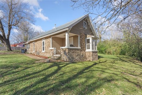 627 E Sherman Ave, Harrison, AR, 72601-3052 | Card Image