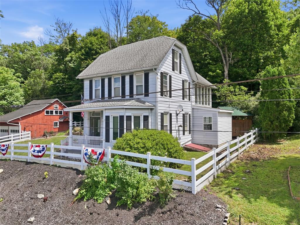 Residential in Walnutport Boro 5