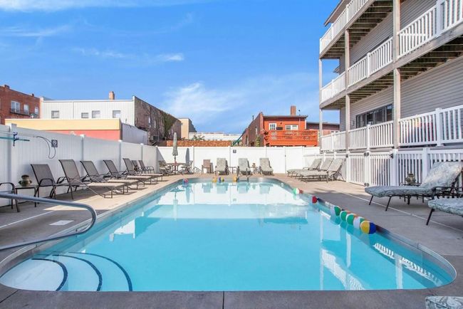 Seasonal Association Pool | Image 18