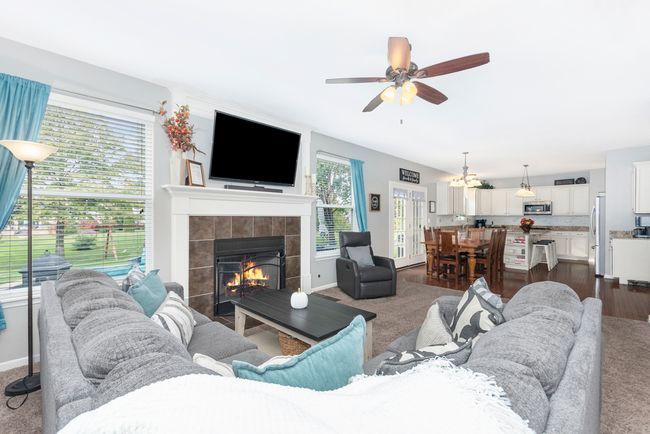 404 Bower Ln, House other with 5 bedrooms, 3 bathrooms and null parking in Oswego IL | Image 18